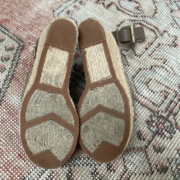 Marc Fisher Adalyn Wedges - Picture 8 of 8